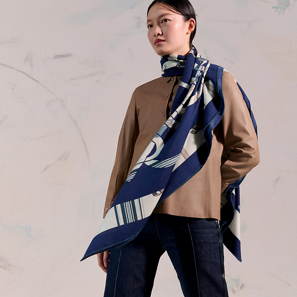 エルメス HERMES STOLE Xale 140 Éperon d'Or et Tenues de Jour - Azul | Hermès Brasil